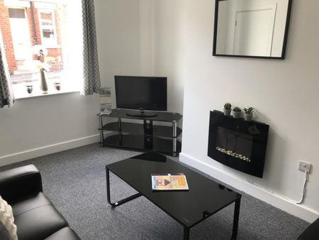 2 bedroom terraced house to rent - Photo 2