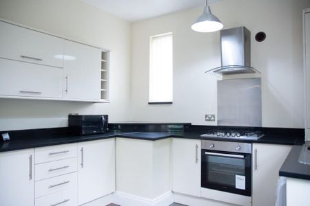 2 bedroom flat to rent - Photo 3