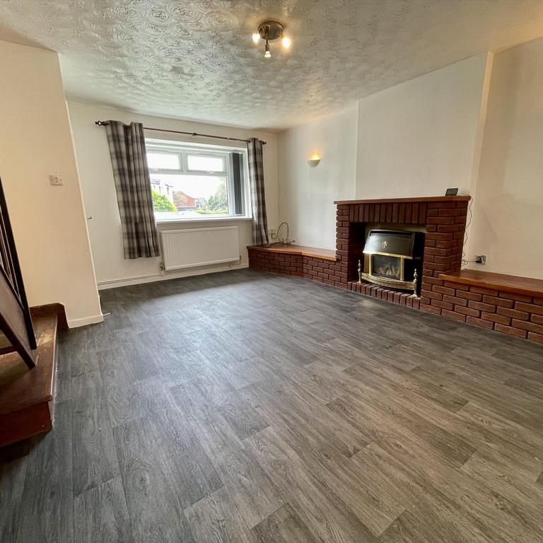 3 bedroom semi-detached house to rent - Photo 1
