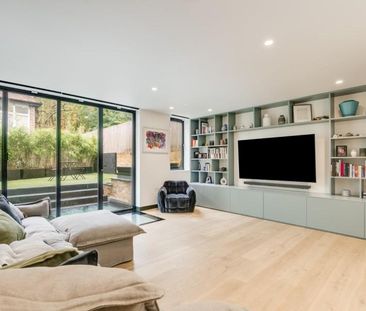 3 bedroom flat to rent - Photo 2