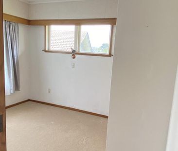 Spacious family home in Torbay - Photo 5