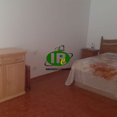 2-Zimmer-Wohnung mit Terrasse im 3. Stock zu vermieten in El Tablero - Photo 1