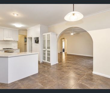 For Lease in Scoresby 3179 Spacious 3-Bedroom Home in a Convenient ... - Photo 3