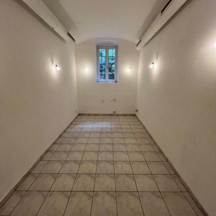 Außergewöhnliches Geschäfts/Vereinslokal/Klubhaus direkt bei der TU- Graz zur Miete. - Photo 1