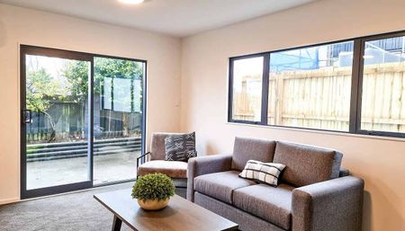 Fully Furnished City Townhouse with Secure Garage - Photo 5