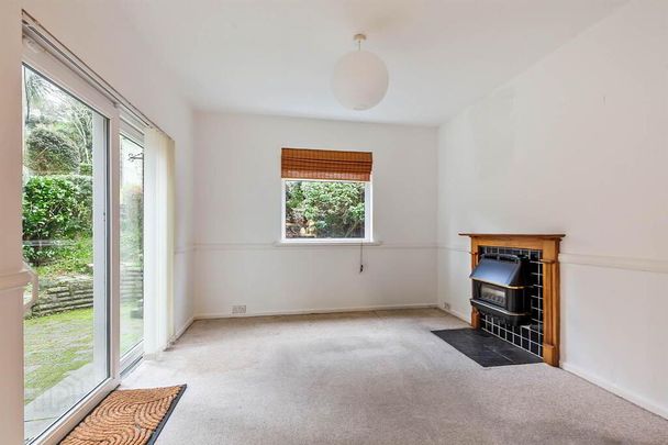 10 Carlston Avenue, Holywood, BT18 0NF - Photo 1