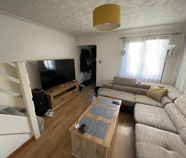 2 bedroom terraced house to rent - Photo 1