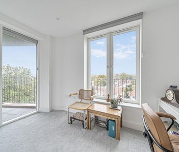 2 bedroom penthouse to rent - Photo 3