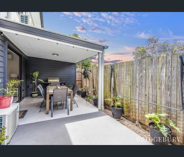 Contemporary Townhome Living in the Heart of Carseldine - Photo 5