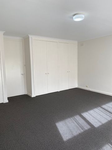 1/8 Mary Street, Kew VIC 3101 - House For Rent | Domain - Photo 2