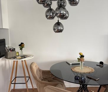 Na prenájom moderný 3-izbový rodinný dom so záhradou – Rovinka - Photo 5