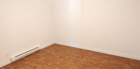Montréal – Avenue Mercier – 3 bedroom apartment for rent - Photo 2
