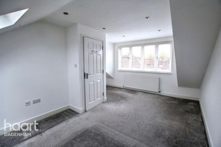 3 bedroom terraced house to rent - Photo 3