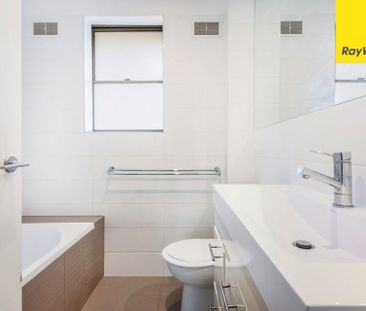 Modern&comma; Refurbished&comma; Split Level Townhouse - Photo 4