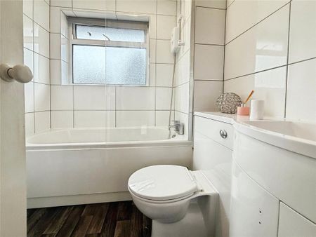 2 bedroom terraced house to rent - Photo 4