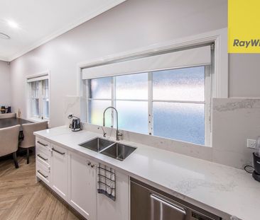 Fully Renovated Three Room House In Central Location - 650M Walk To... - Photo 4