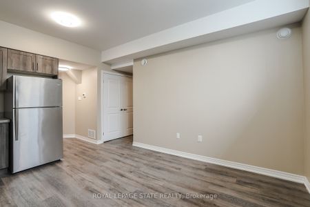 Property For Lease | X7318984 - Photo 5