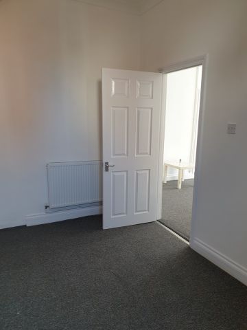 1 Bed Flat, Shirley, SO15 - Photo 4