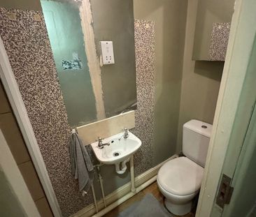 Studio Flat, Bedford Hill, SW12 - Photo 6