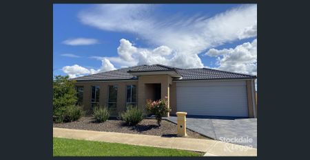 4 BEDROOM FAMILY HOME IN SOUTH SHEPPARTON - Photo 4