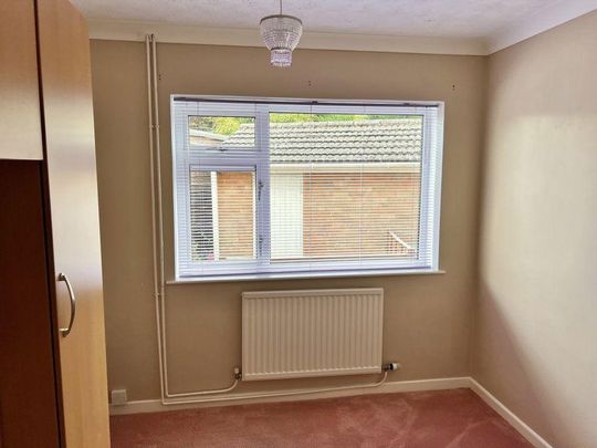 3 bedroom bungalow to rent - Photo 1