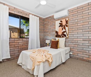 EXECUTIVE LIVING IN A PRESTIGIOUS GOLF COURSE SETTING - Photo 3