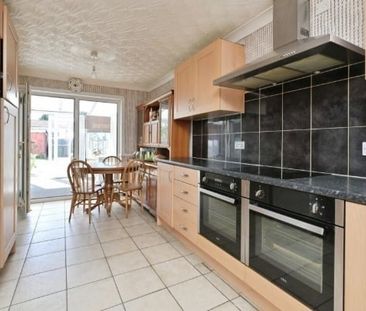 Crabtree, Peterborough - Photo 2