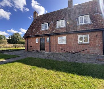 3 bedroom semi-detached house to rent - Photo 3