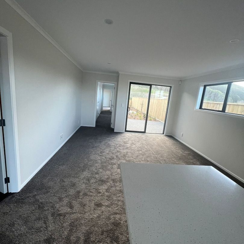 56 Hokioi Drive, Kenepuru - Photo 1