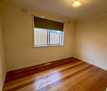 64 Orana Drive, Watsonia VIC 3087 - Photo 5