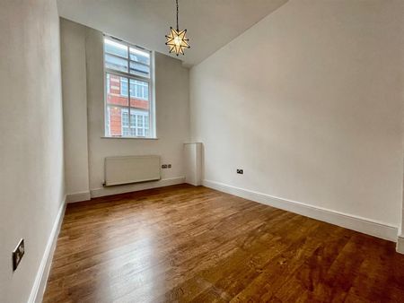 2 Bed Flat - Photo 3