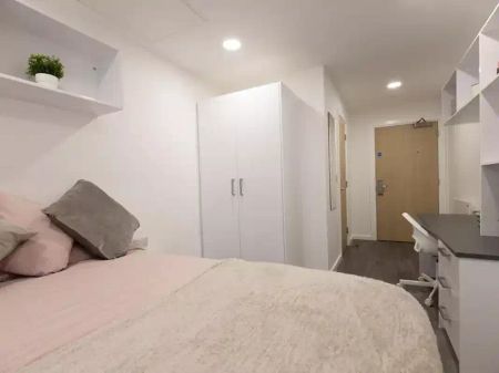 5 Bed Classic Ensuite - Photo 2