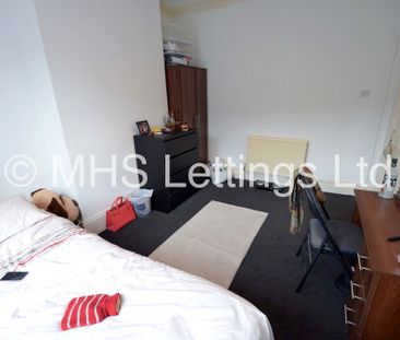 5 Bedroom Mid Terraced House for rent in Brudenell View - Photo 3