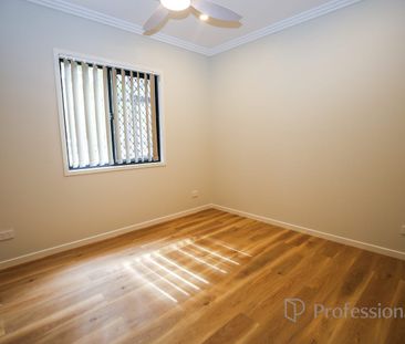 Neat as a pin! - Photo 1