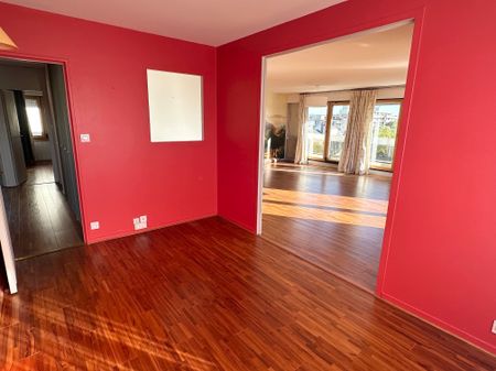 Spacieux T5 de 122 m² avec vue panoramique sur le Champ de Juillet - Photo 2