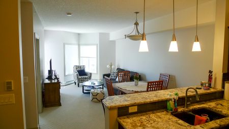 1 Bed Top Floor Condo For Rent In Royal Oak - Photo 2