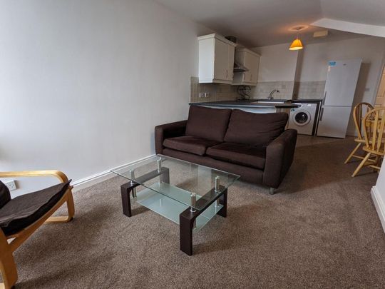3 bedroom flat to rent - Photo 1