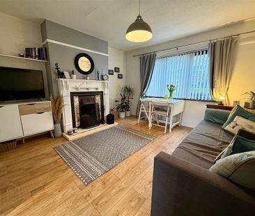 22b Lower Braniel Road, Belfast, BT5 7JQ - Photo 2