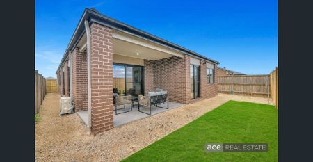 Brand New 4-Bedroom Home in Prestigious Mandalay Estate!! - Photo 4