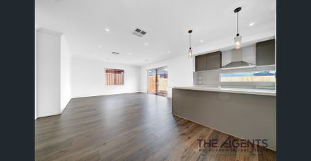 Elegance in the Heart of Aintree! - Photo 4