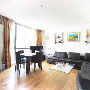 Melrose Apartments, Winchester Road, London NW3 - Photo 2