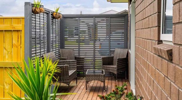 5 bedroom Carterton home - Photo 1