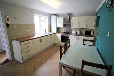 Room For Rent Blossom Square, Portsmouth - Photo 5