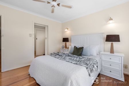 5-Bedroom Family Home in a Peaceful Glen Waverley Cul-de-Sac - Photo 5