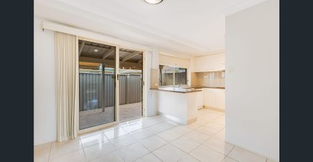 THREE BEDROOM TOWNHOUSE - Photo 4