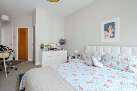 Two double bedroom, two bathroom apartment in a sympathetic conversion of a magnificent gothic-styled period building - Photo 5