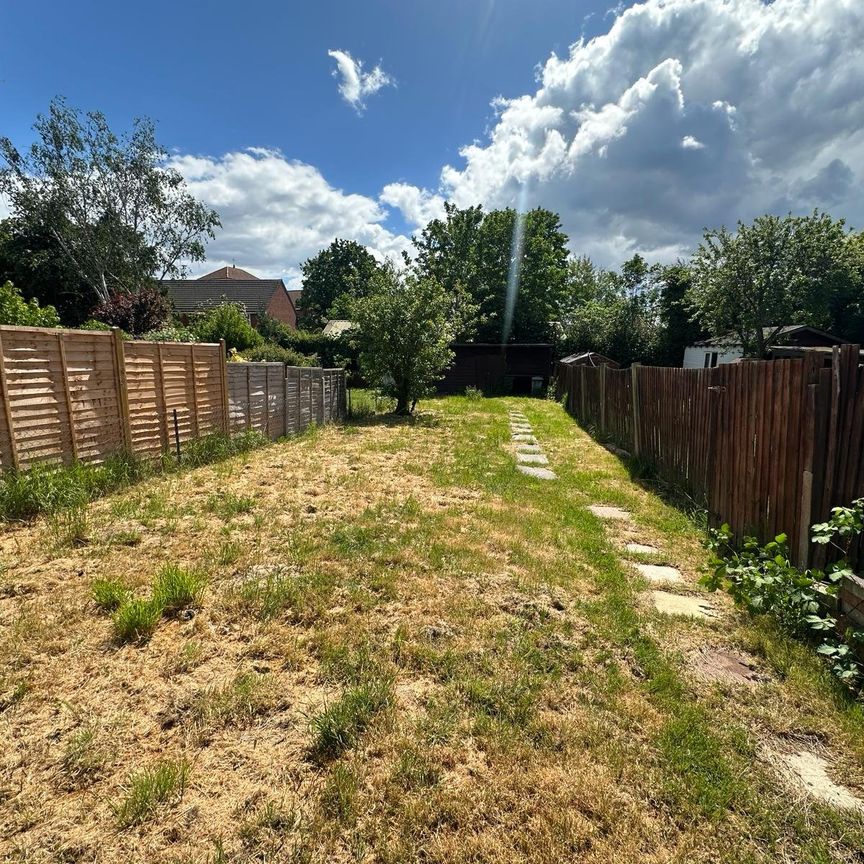 2 bedroom House in Callington Road, Reading - Photo 1