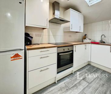 2 bedroom apartment to rent Market Square, Buckingham, Buckinghamsh... - Photo 6