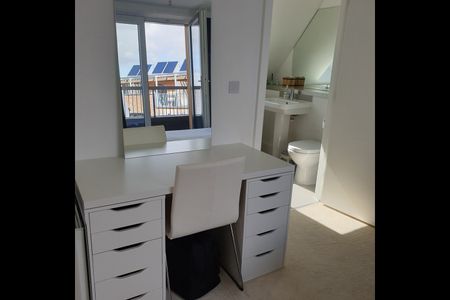 4 Bed Terraced House, Picture House Court, BS3 - Photo 3