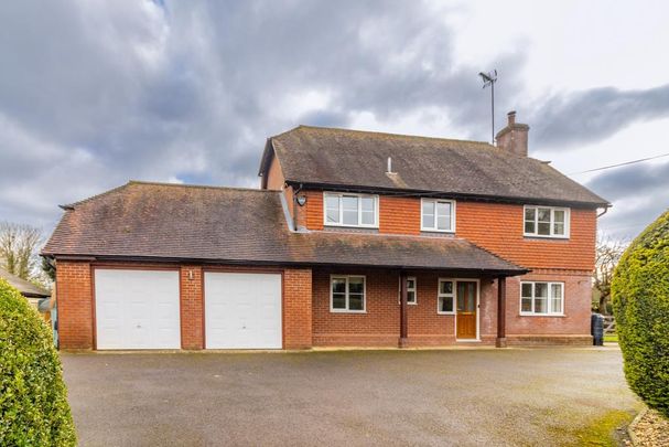 4 bedroom detached house to rent - Photo 1